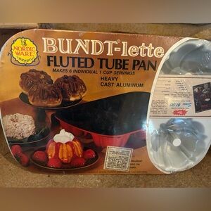 Nordic Ware Bundt-lette Pan